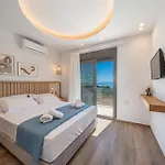 Βίλα Endless Blue Private Club Τραπεζάκι