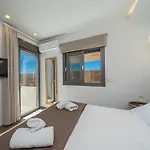Βίλα Endless Blue Private Club Τραπεζάκι