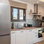 Endless Blue Private Club Βίλα Τραπεζάκι