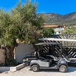 Endless Blue Private Club ترابيزاكي
