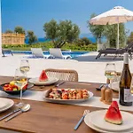Endless Blue Private Club *