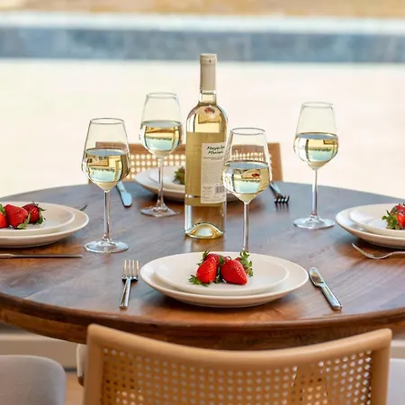 فيلة Endless Blue Private Club *